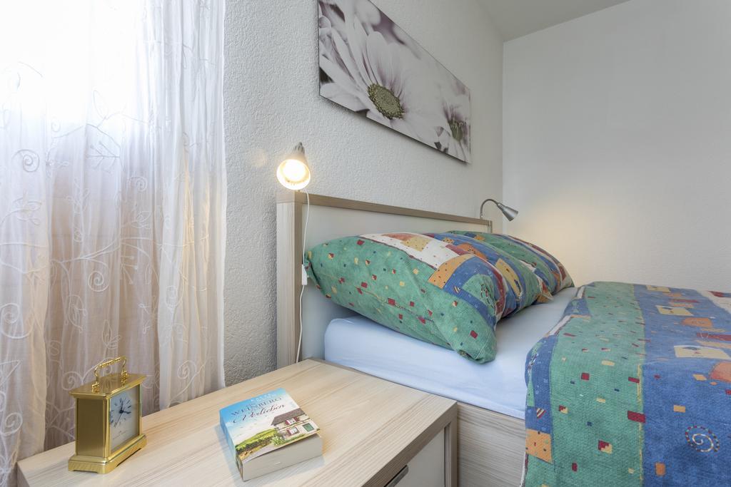 Apartment Haus Arnika Obersaxen Extérieur photo